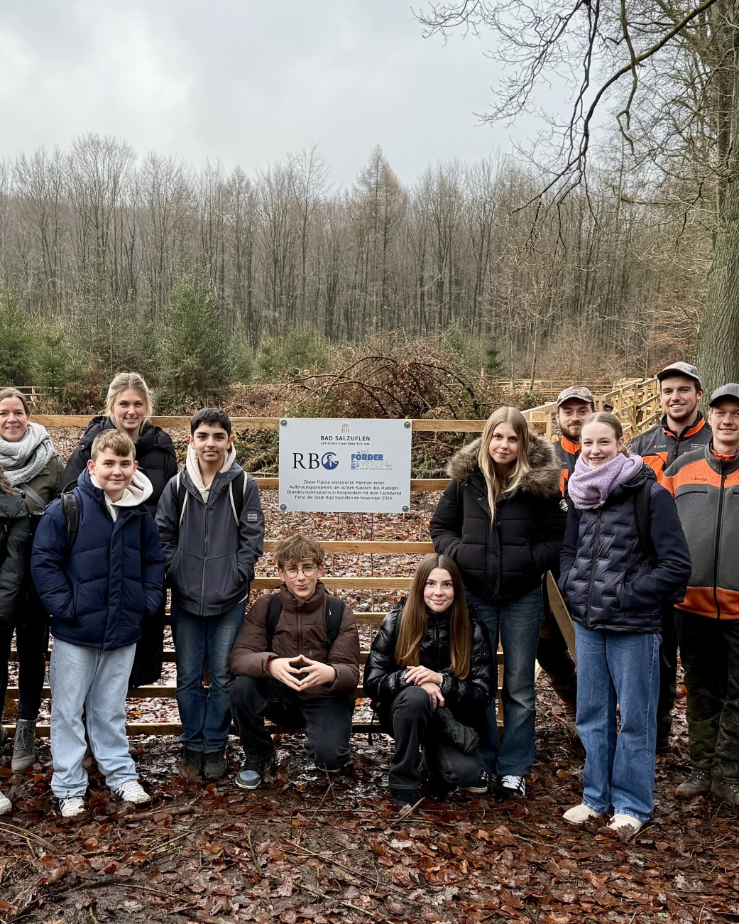 Aufforstungsprojekt der achten Klassen in Kooperation mit Fachdienst Forst der Stadt Bad Salzuflen, © Stadt Bad Salzuflen