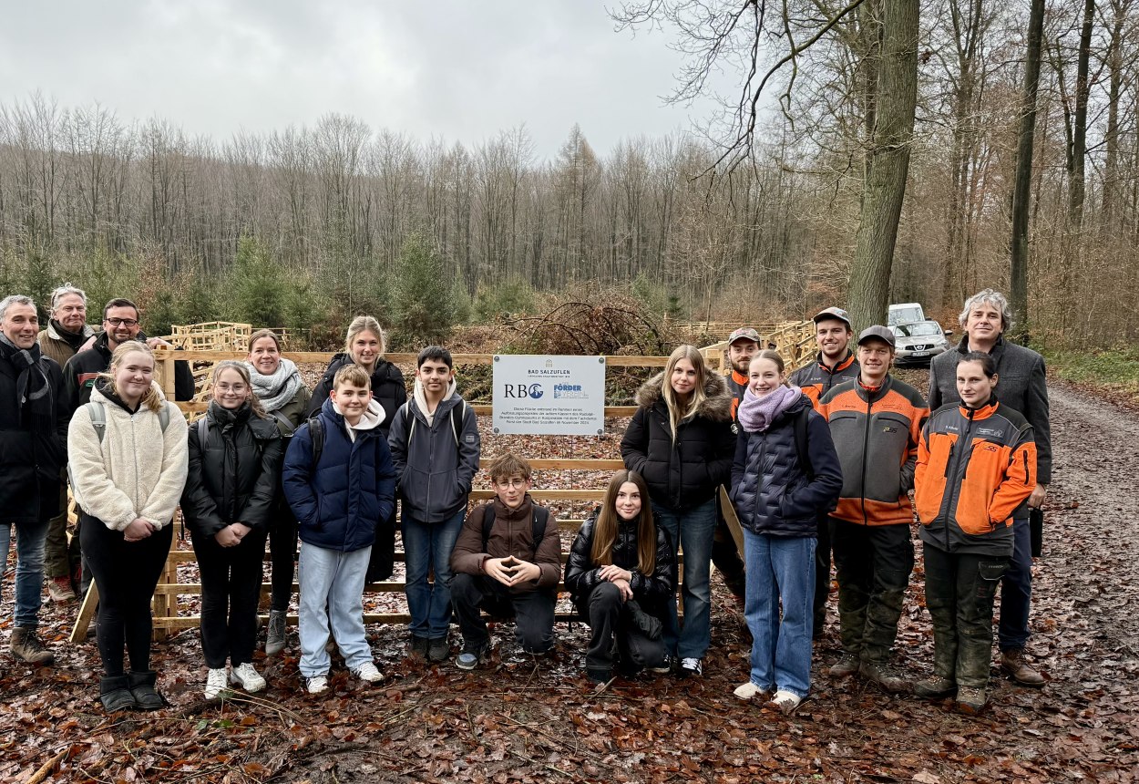 Aufforstungsprojekt der achten Klassen in Kooperation mit Fachdienst Forst der Stadt Bad Salzuflen, © Stadt Bad Salzuflen