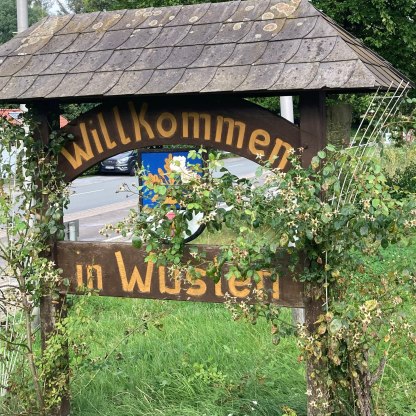 Wüsten Stele Willkommen Schild